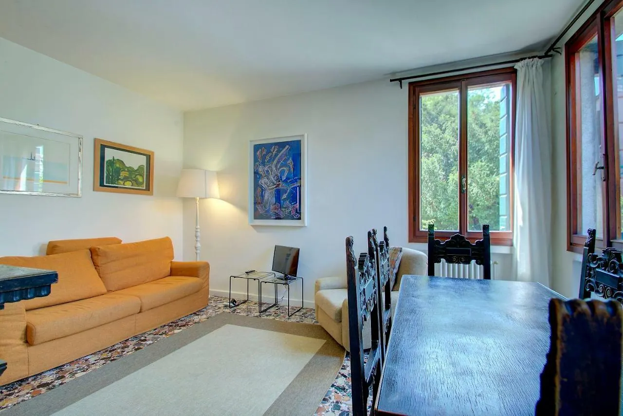 Peggy-Guggenheim Apartment Venice